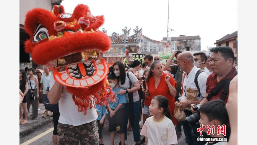 2025新澳彩免费资料大全,长春正月十五烟花大秀,整体规划执行讲解_手机版V3.100