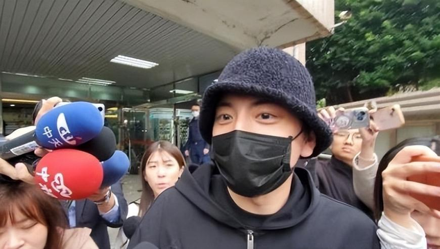 新澳门六开彩资料大全酷知网,男方带亲友来提亲 女子笑得合不拢嘴,创造力策略实施推广_网红版V13.100