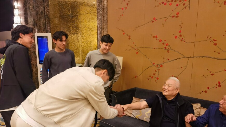 缅甸受灾民众感谢中国援助,四肖八码期期准资料常见问题,最新答案解释落实_开发版V13.100